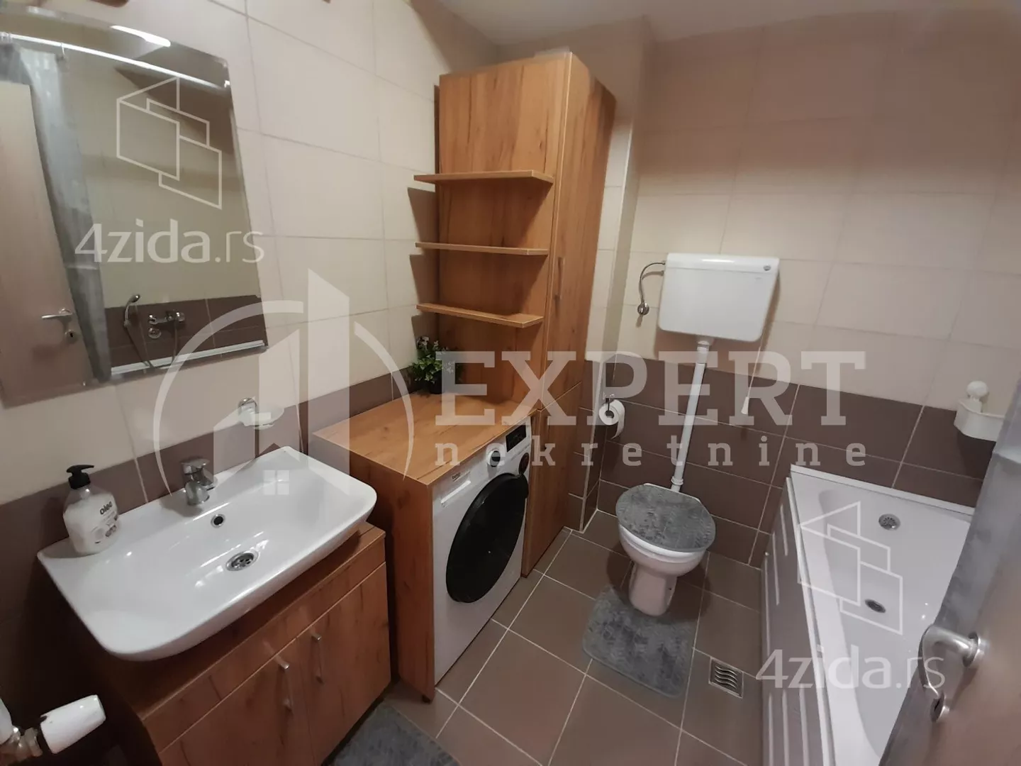 Jednoiposoban stan | 4zida