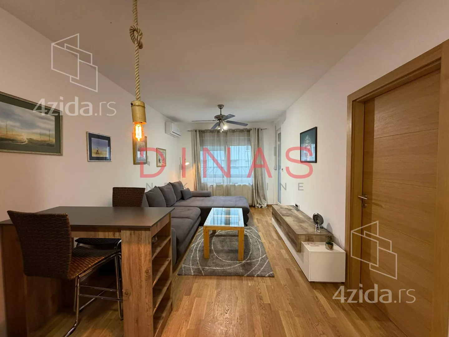 Jednoiposoban stan | 4zida