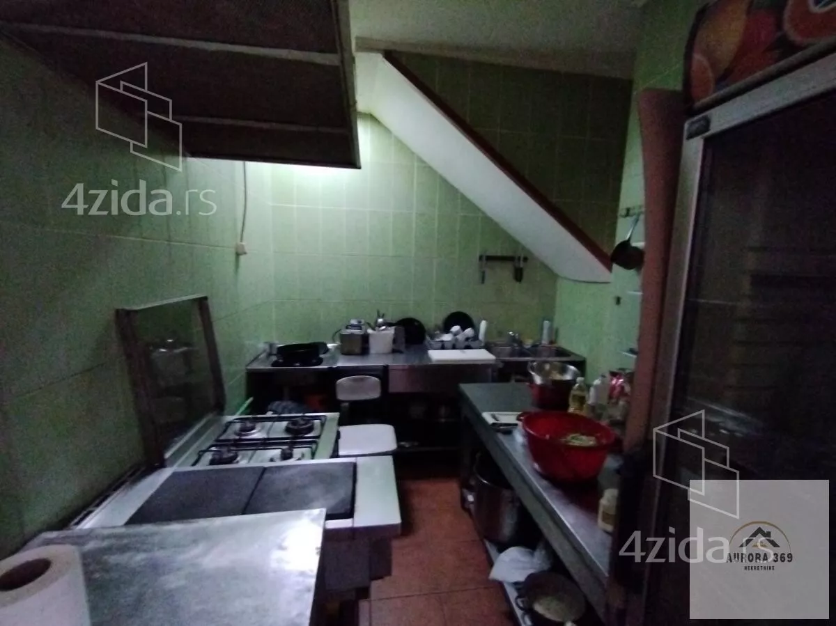 Lokal | 4zida
