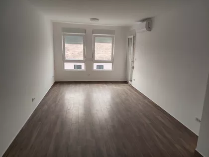 Kralja Radoslava 83 | 4zida.rs