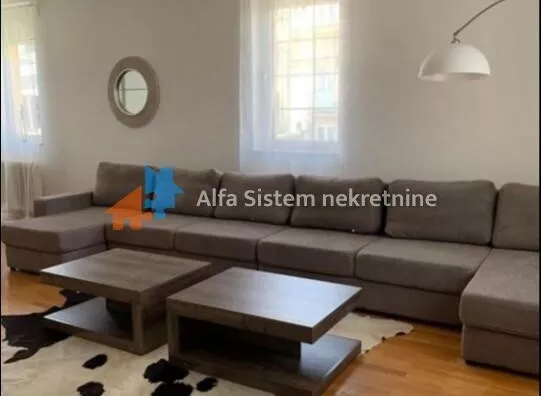Četvoroiposoban stan | 4zida