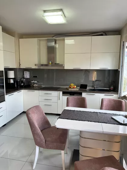 Bulevar Cara Lazara | 4zida.rs