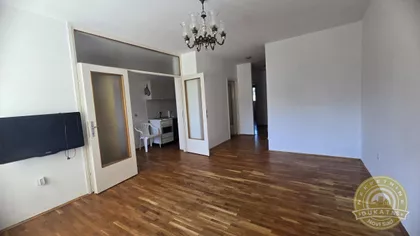Pariske komune | 4zida.rs