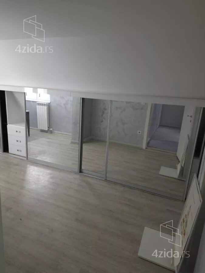 Šestosoban stan | 4zida