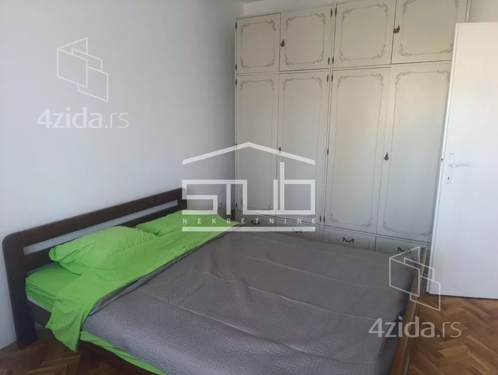 Četvoroiposoban stan | 4zida