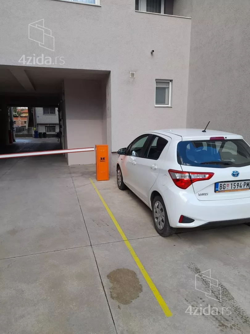 Parking | 4zida
