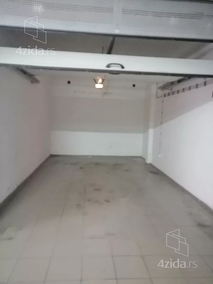 Garaža | 4zida