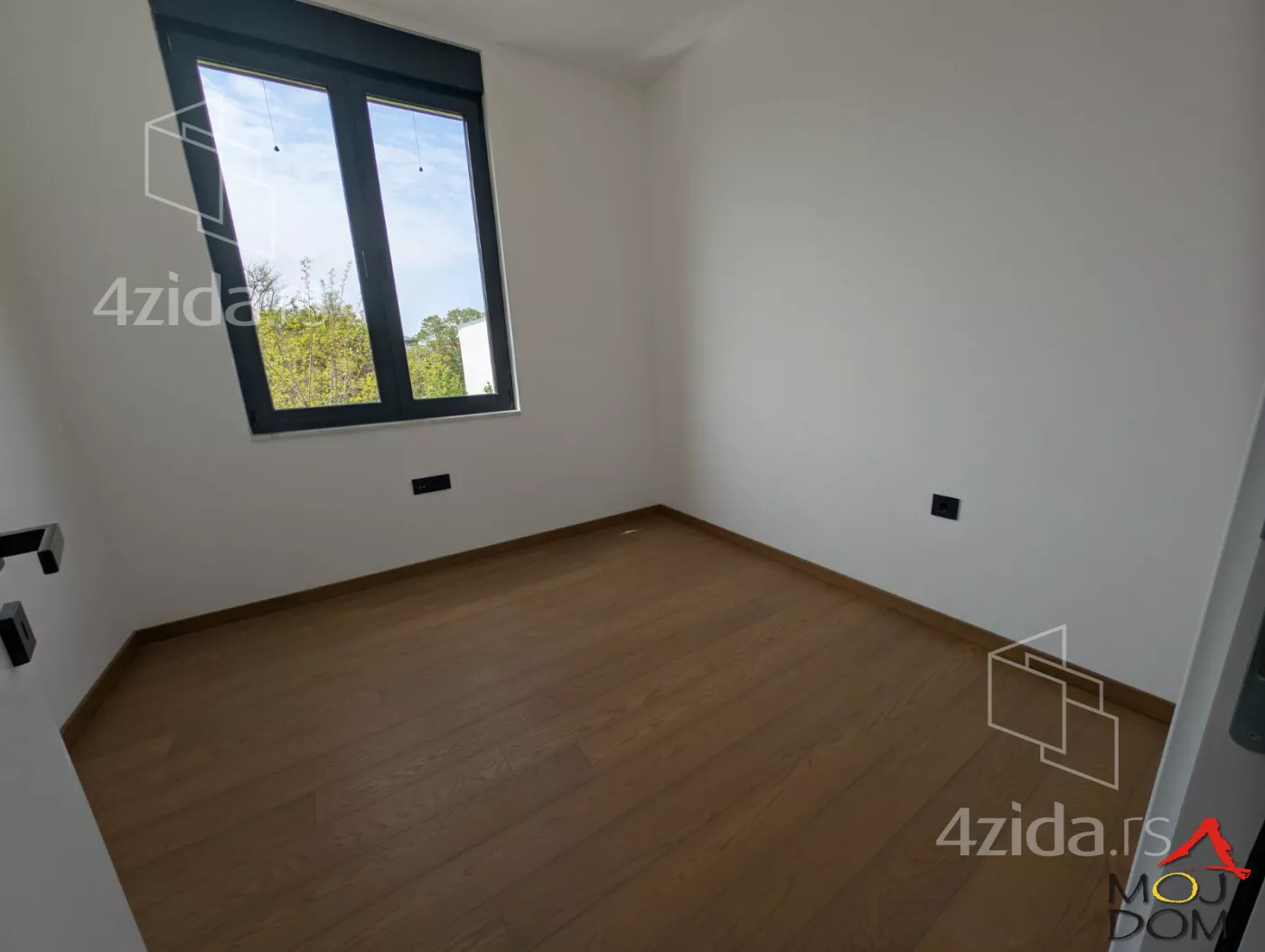 Petosoban stan | 4zida