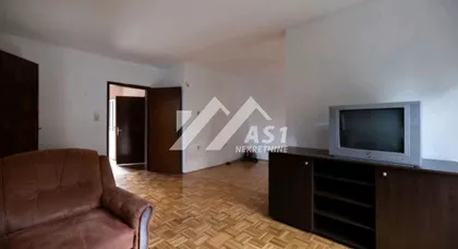 Školska | 4zida.rs