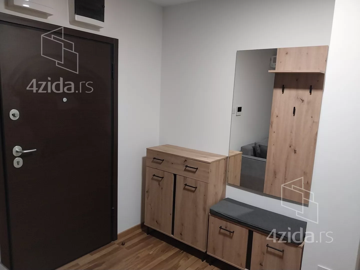 Jednoiposoban stan | 4zida