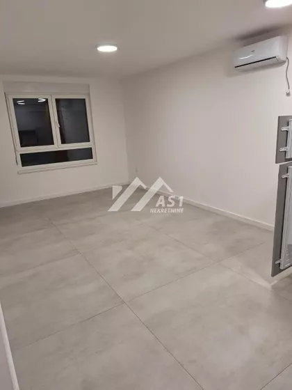 Cetinjska | 4zida.rs