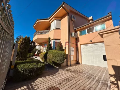 Adamovićevo Naselje | 4zida.rs