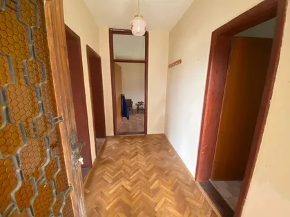 Stari Banovci | 4zida.rs