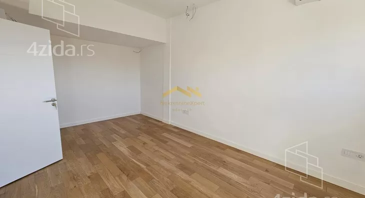 Četvoroiposoban stan | 4zida