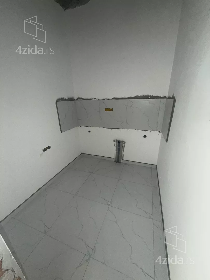 Lokal | 4zida