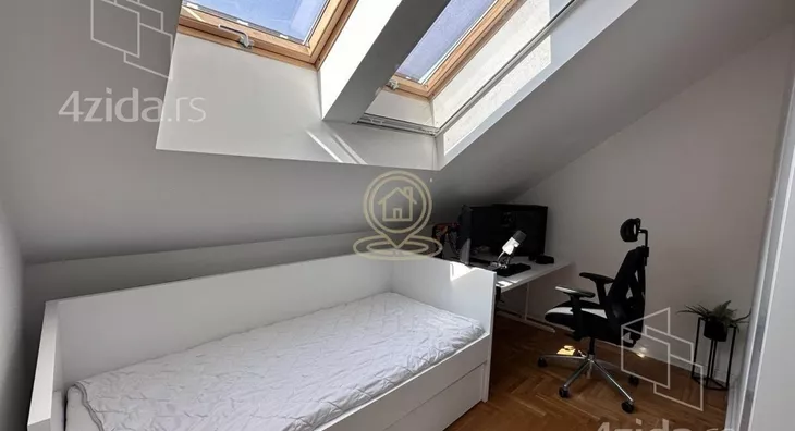 Četvoroiposoban stan | 4zida