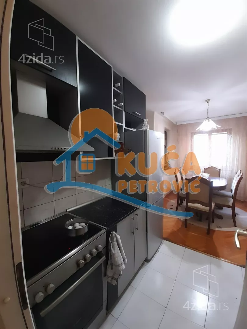 Troiposoban stan | 4zida