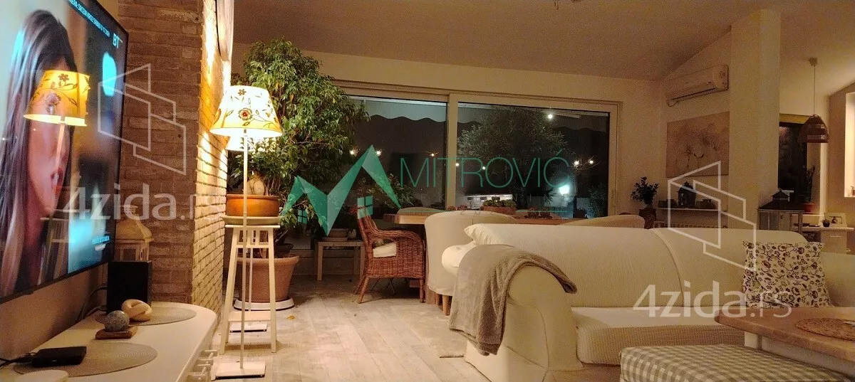 Petosoban stan | 4zida