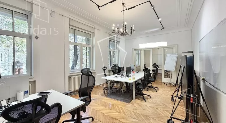 Šestosoban stan | 4zida