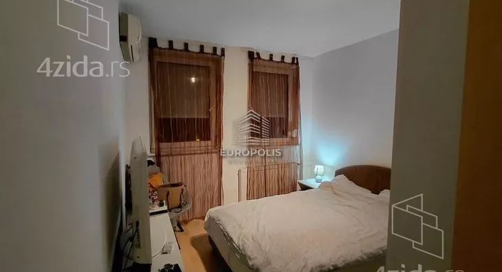 Četvoroiposoban stan | 4zida