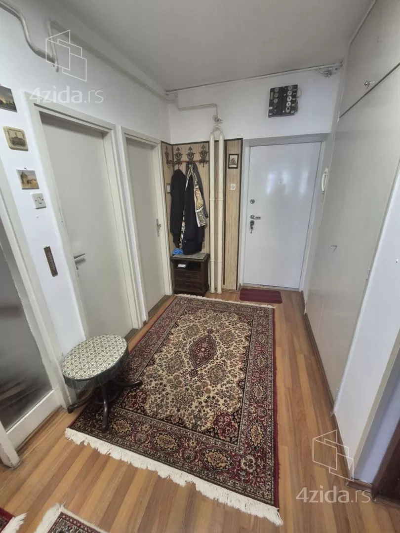 Četvoroiposoban stan | 4zida