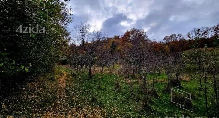 Plac | 4zida