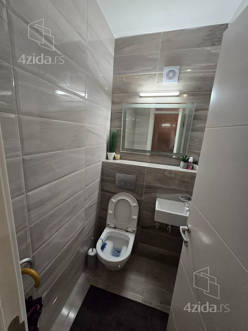 Troiposoban stan | 4zida