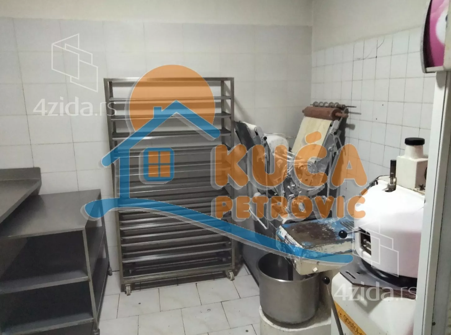 Lokal | 4zida