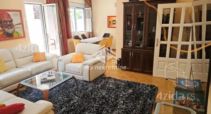 Četvoroiposoban stan | 4zida