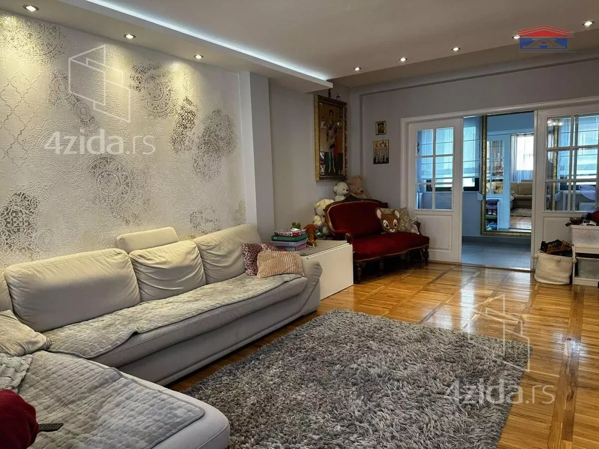 Četvorosoban stan | 4zida