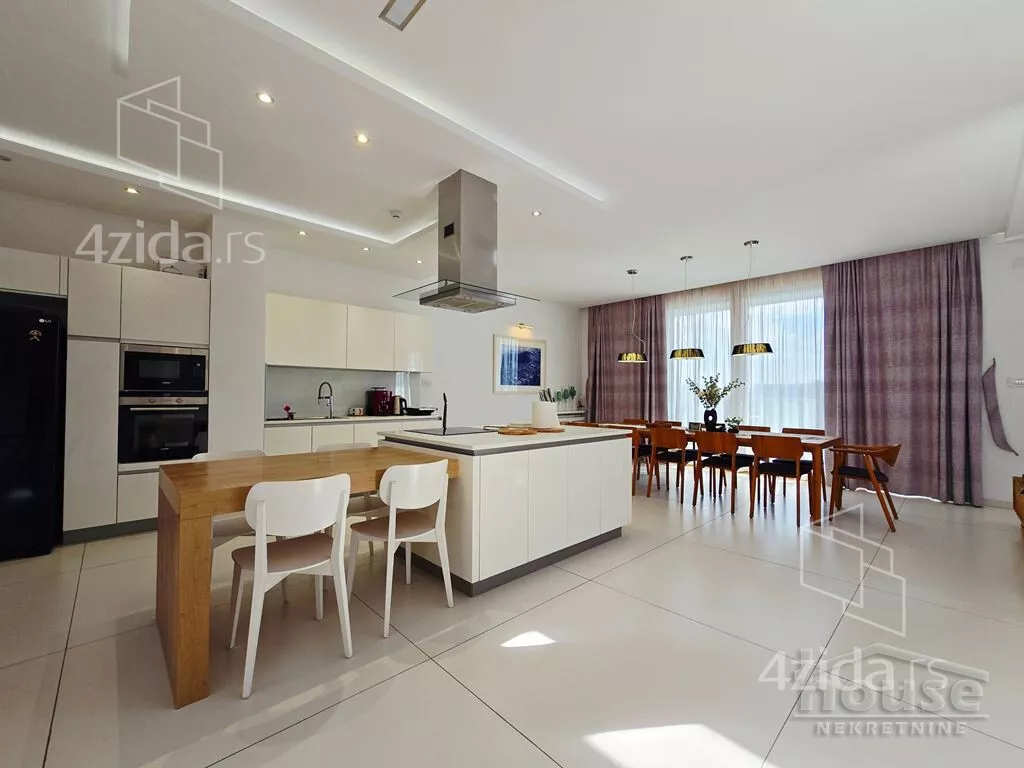 Sedmosoban stan | 4zida