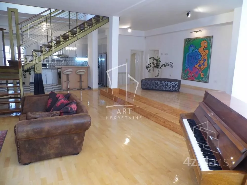 3-etažna kuća | 4zida