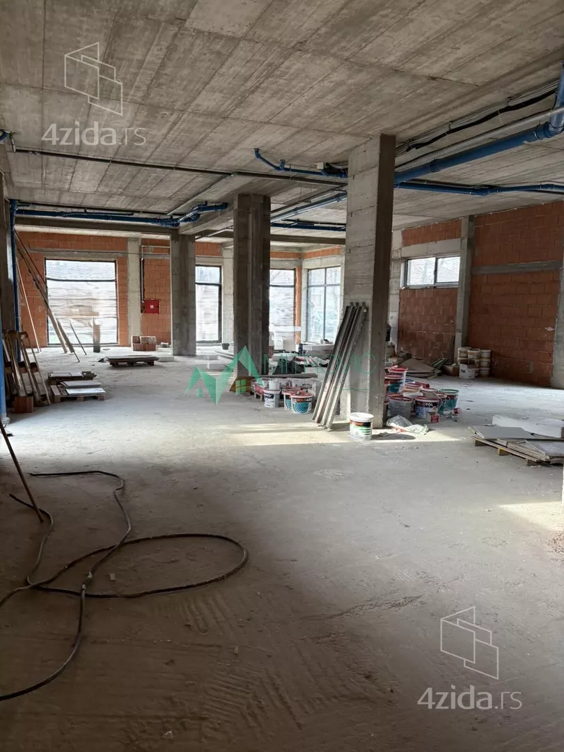 Poslovni prostor | 4zida