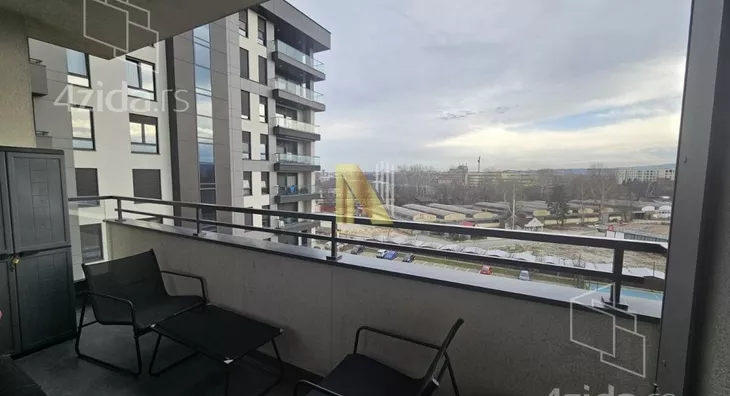 Četvoroiposoban stan | 4zida