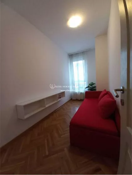 Crveni Krst Vračar | 4zida.rs