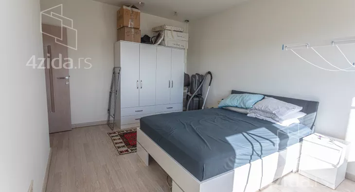 Šestosoban stan | 4zida