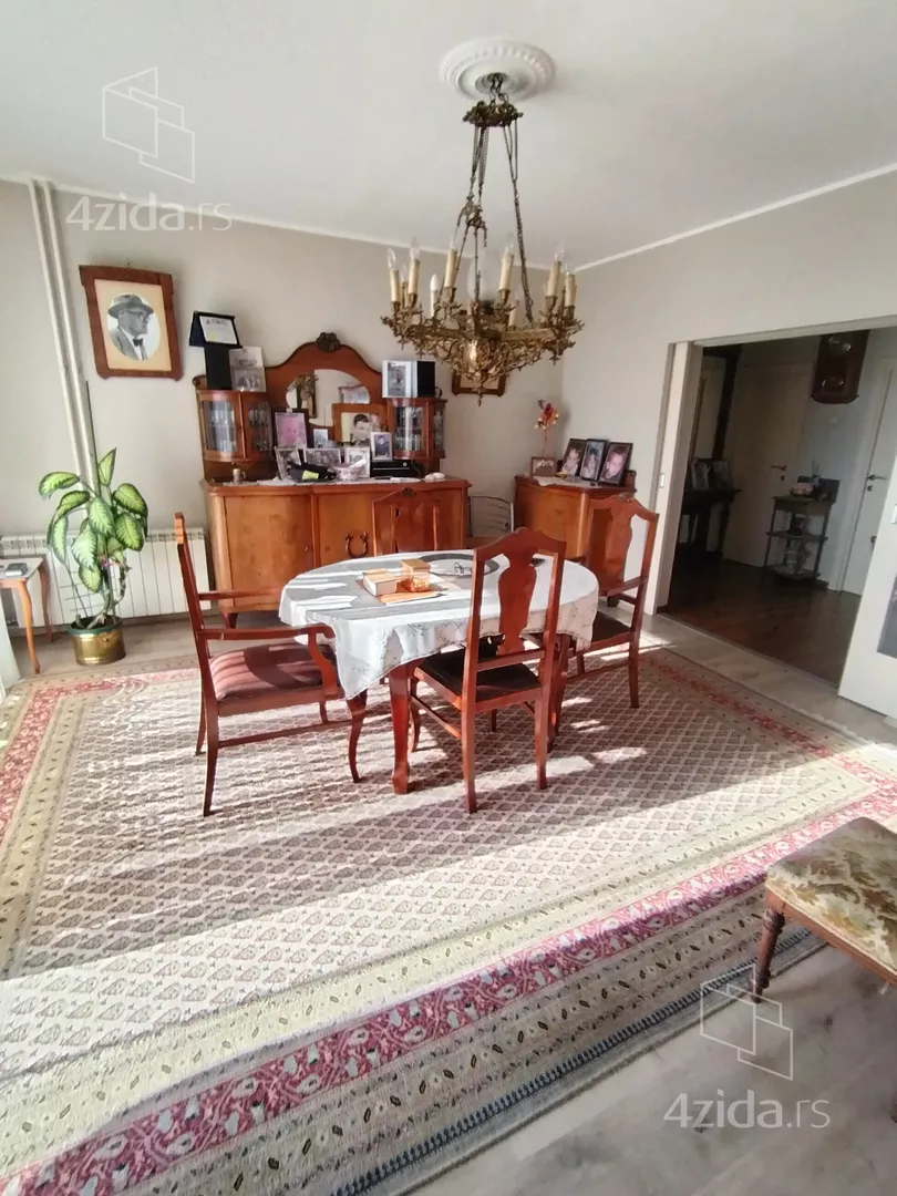 Troiposoban stan | 4zida