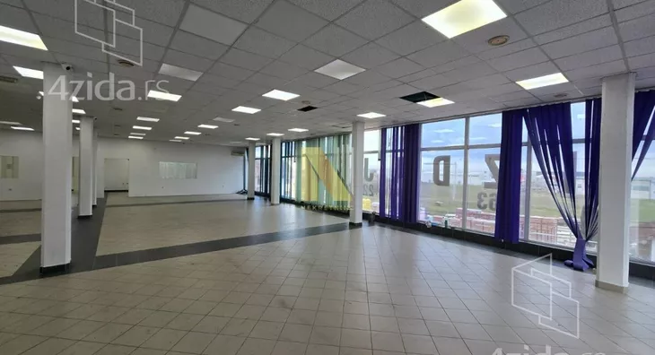 Poslovna zgrada | 4zida