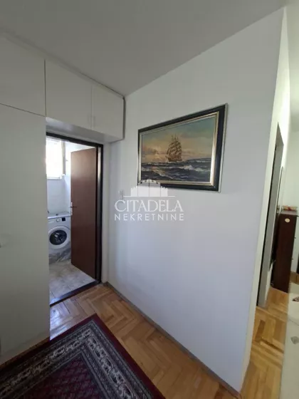 17. oktobra | 4zida.rs
