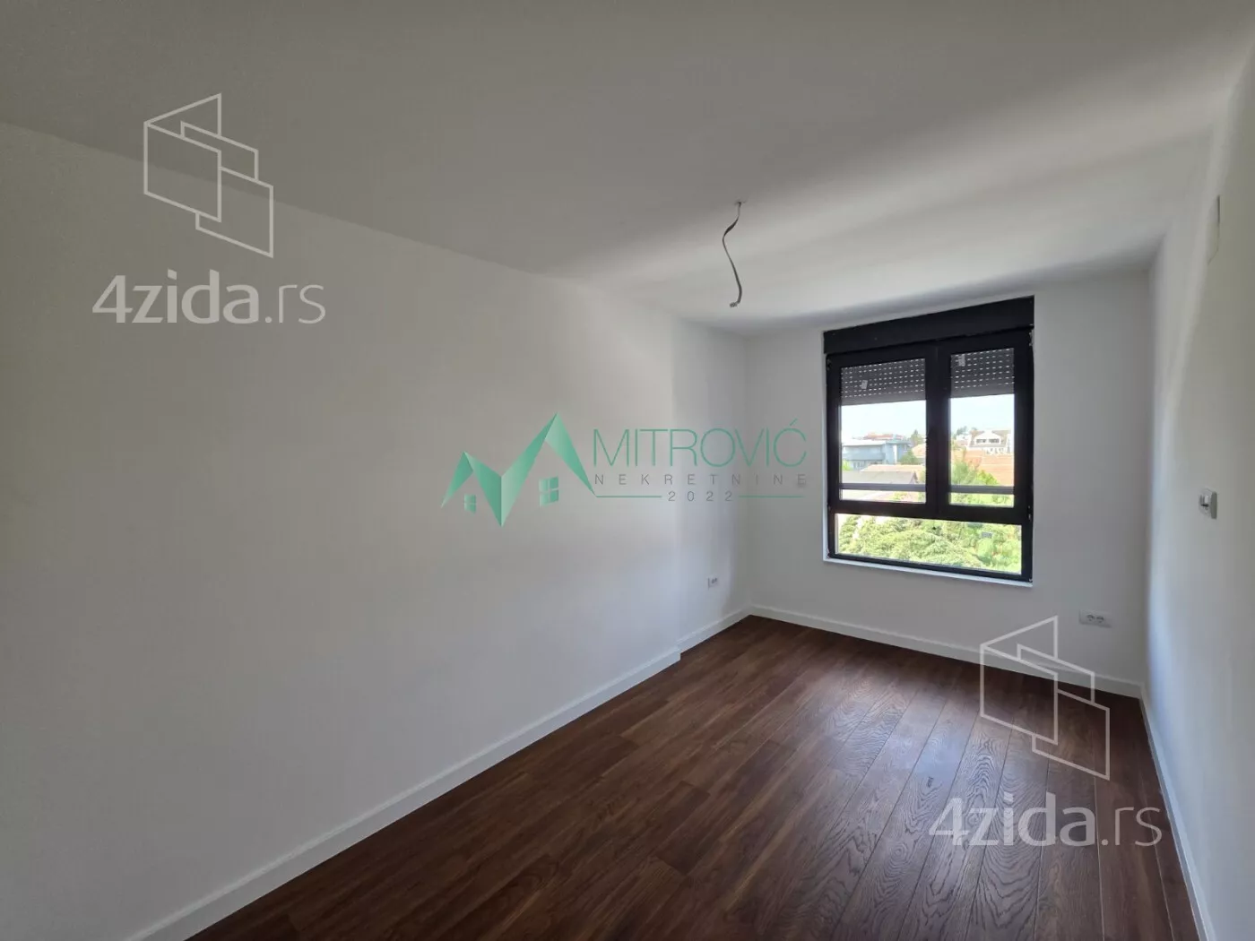 Šestosoban stan | 4zida