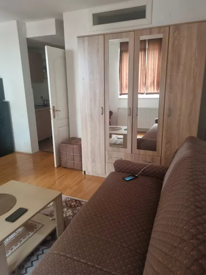 Trg Kosturnica | 4zida.rs