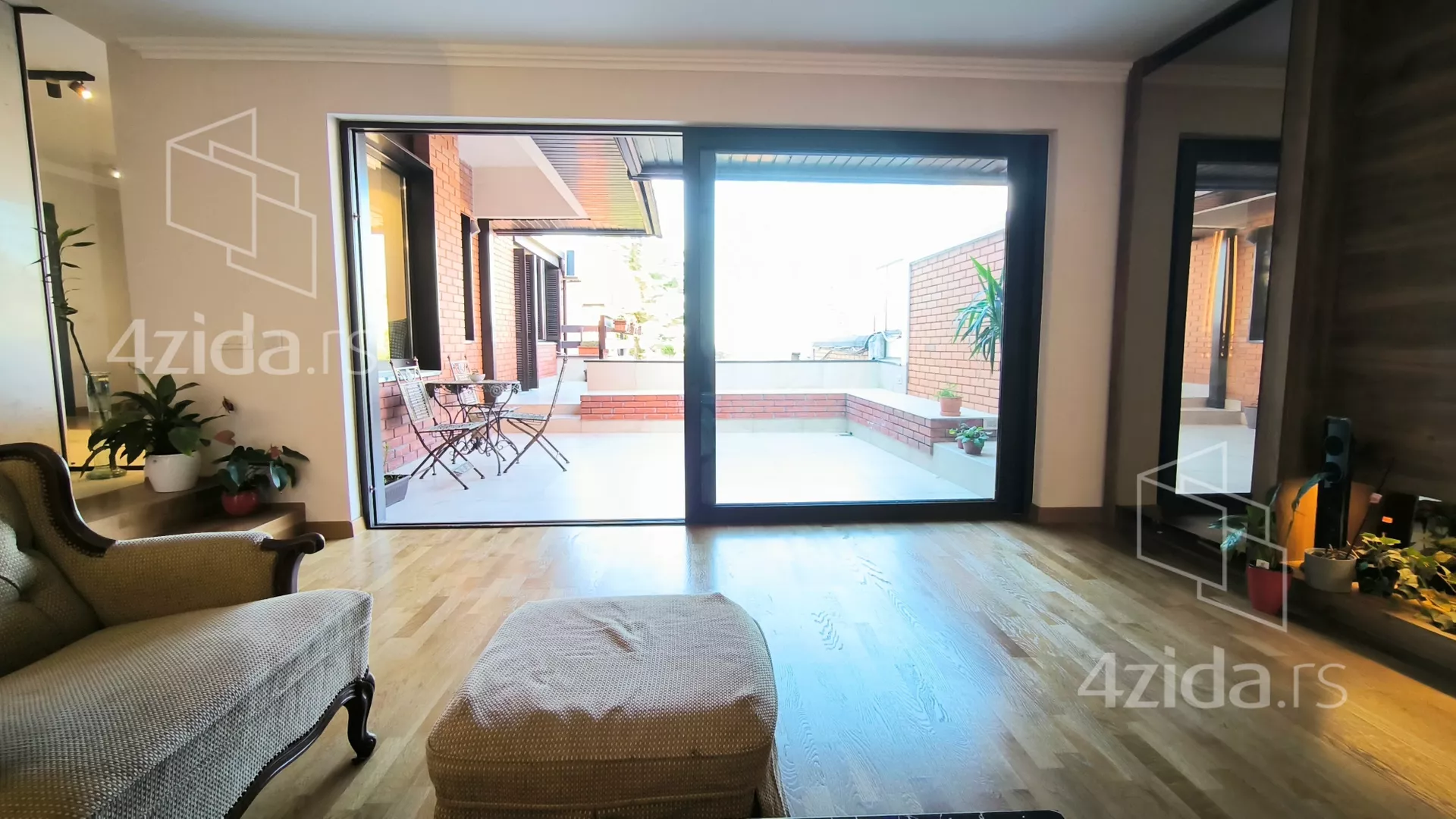 Petosoban stan | 4zida