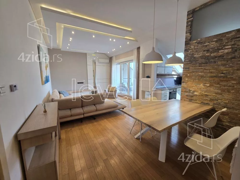 Petosoban stan | 4zida