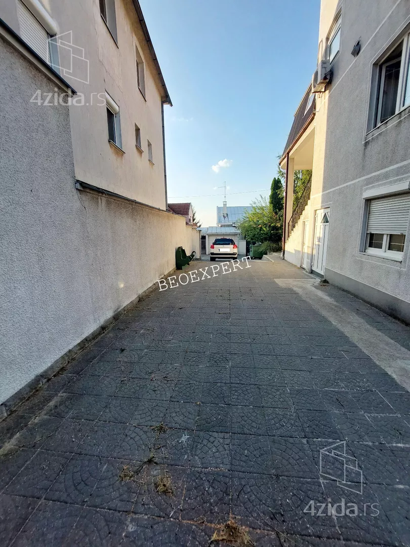 Petoiposoban stan | 4zida