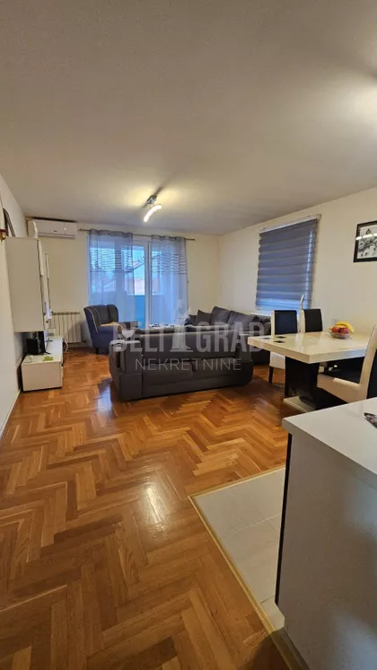 Tuzlanska | 4zida.rs