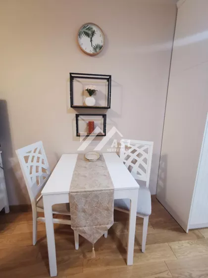 Lasla Gala | 4zida.rs