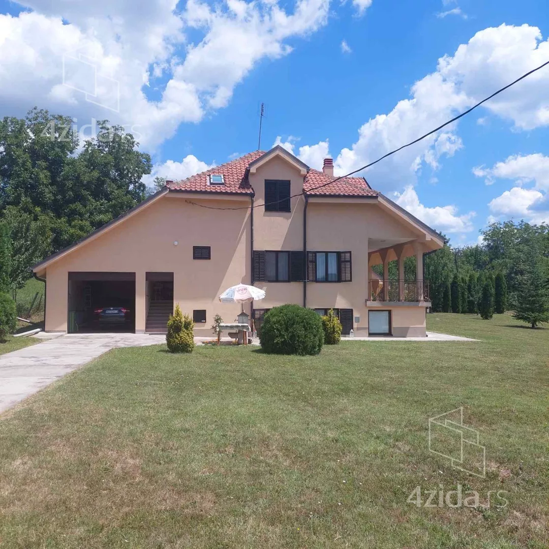 3-etažna kuća | 4zida