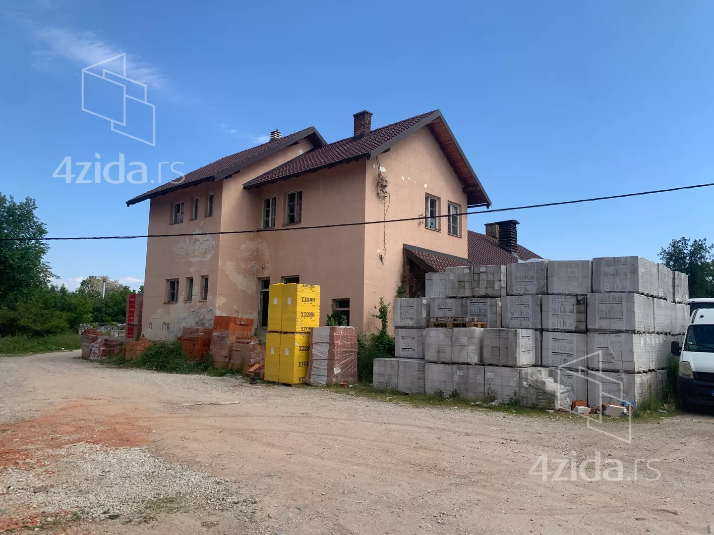 Poslovna zgrada | 4zida