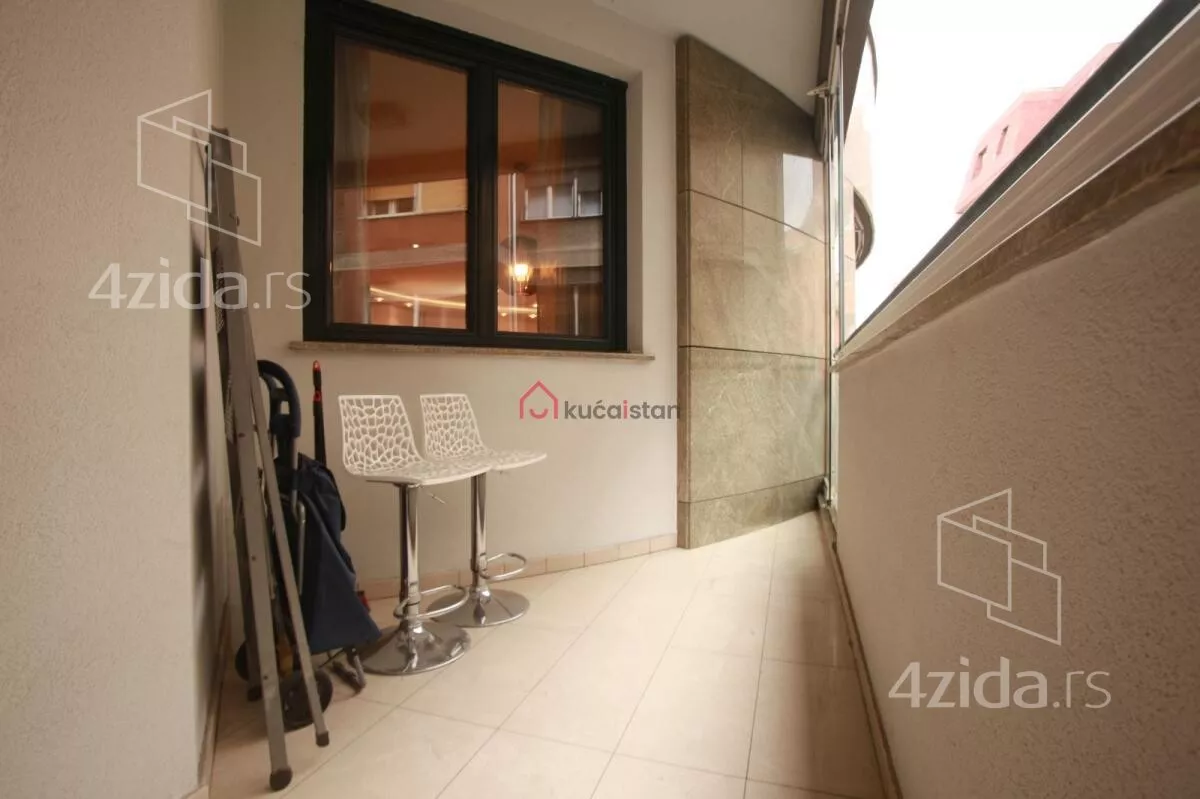 Petosoban stan | 4zida