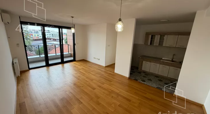 Dvosoban stan za izdavanje, Karađorđeva 32, 500€, 76m² - stampaj